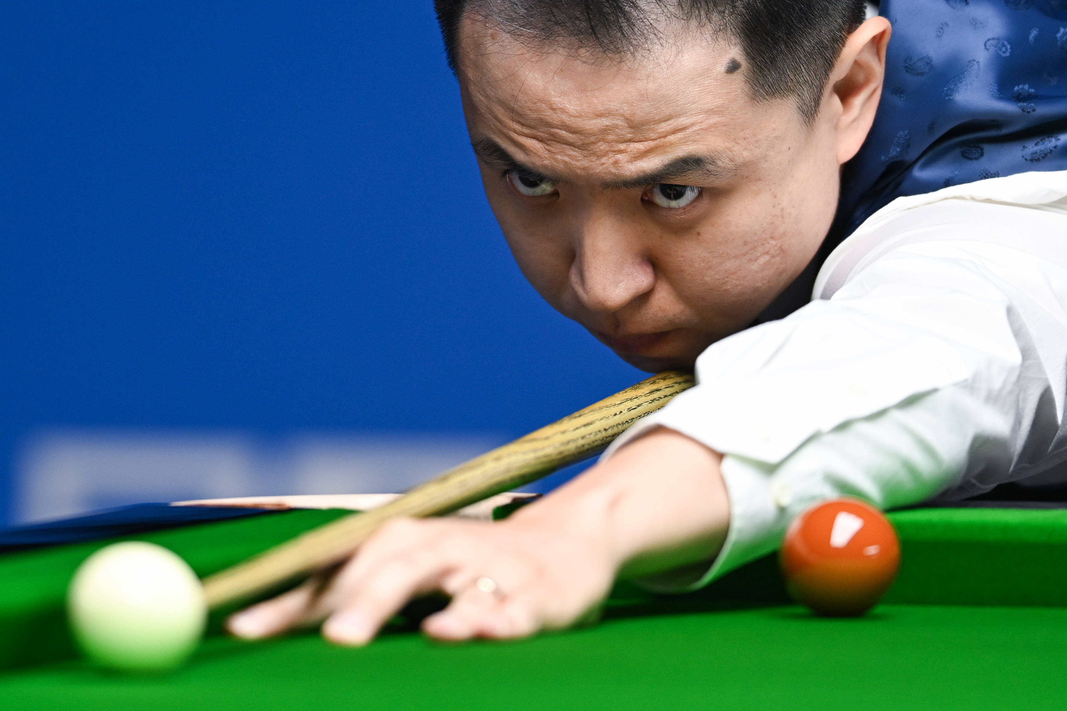 他身着简单 他身着简单